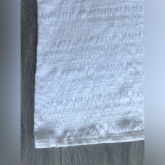 A new day textured smocked round neck basic short sleeve tee size S - Picture 3 of 6